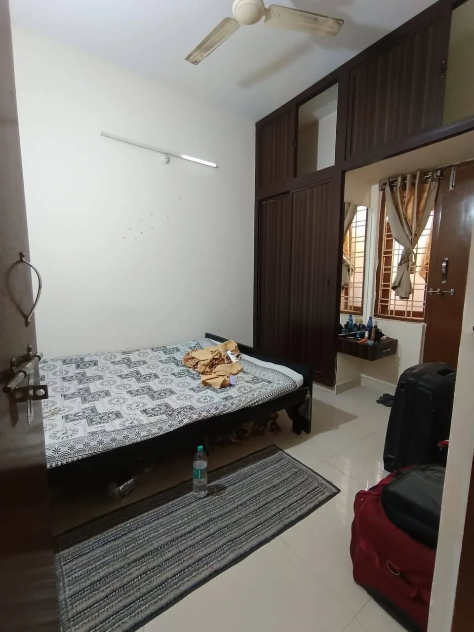 1 BHK Flat for Rent in Madhapur Hyderabad