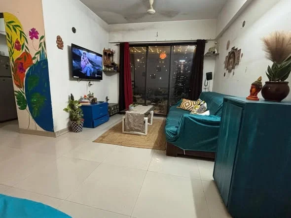 Shared for Female in Flat for Rent in Goregaon West