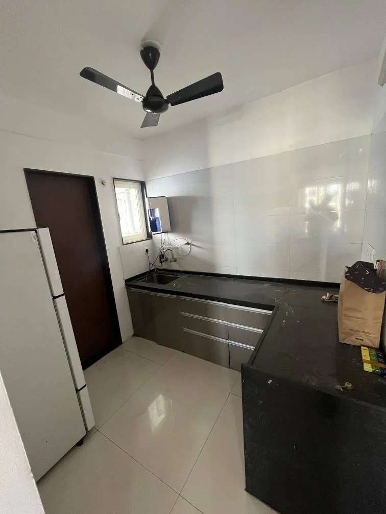 Single Occupancy for Female in 3 BHK Flat for Rent in Bharat Mata Road