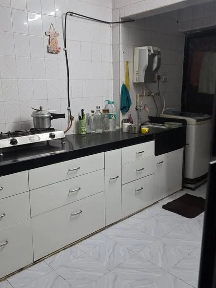 Single Occupancy for Female in 2 BHK Flat for Rent in Malad West (Near Nirlon / Nesco / Mindspace)