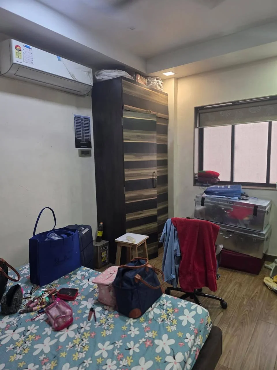 Single Occupancy in 3 BHK Flat for Rent in Bandra east Mumbai