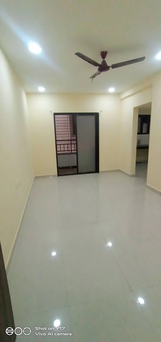 2 BHK Flat for Rent near Lenskart Showroom