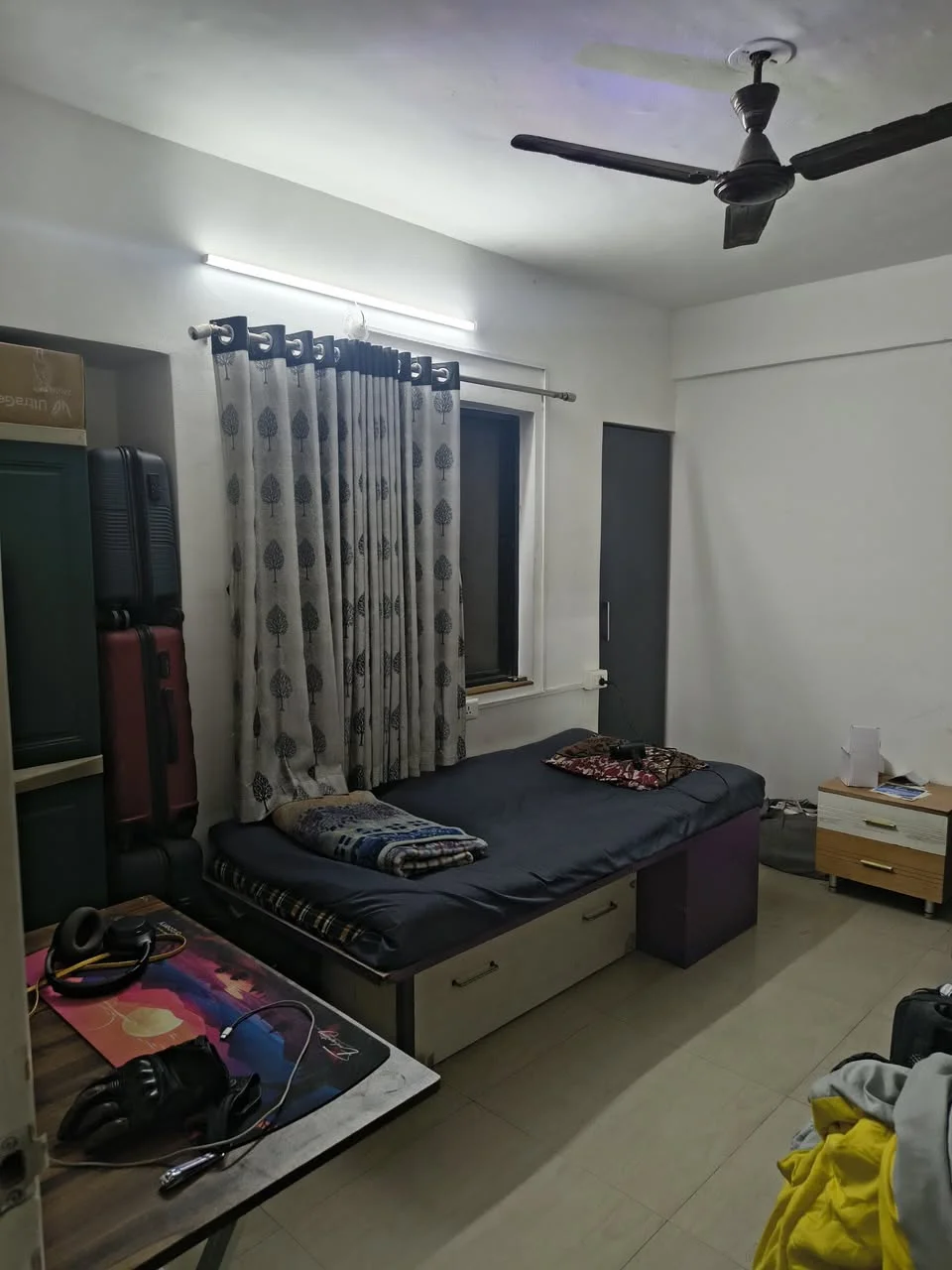 Single Occupancy for Male in 2 BHK Flat for Rent in Warje ( Mumbai - Banglore Highway Touch )