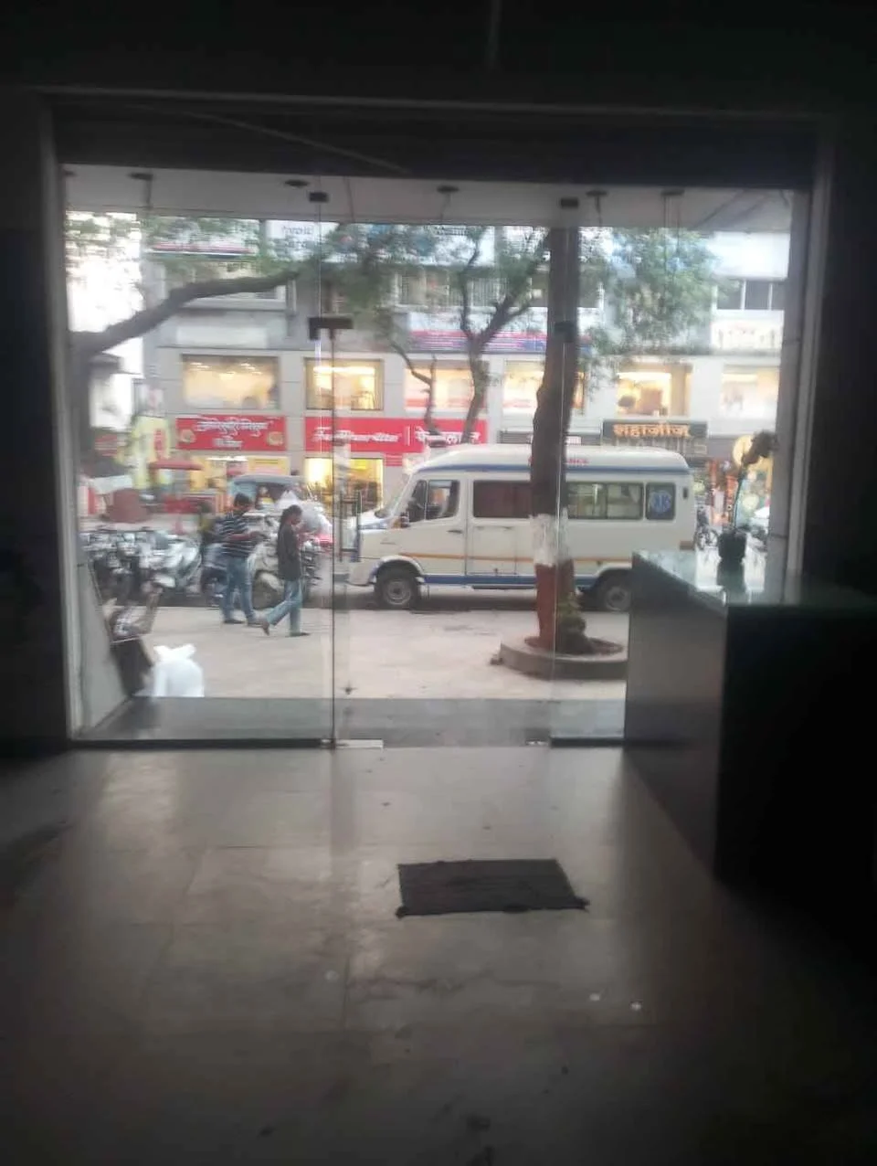 1 BHK Commercial Space for Rent in Dhole Patil Road