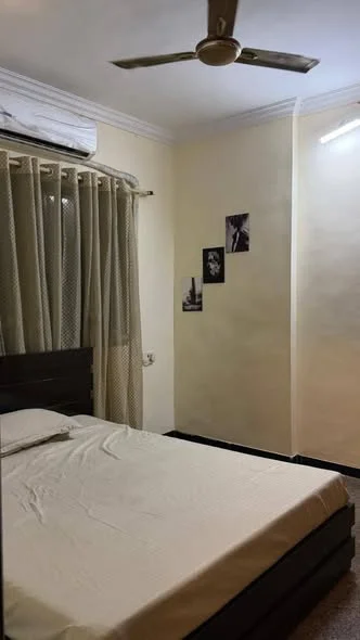 Single Occupancy in 2 BHK Flat for Rent in Oshiwara Bus Depot