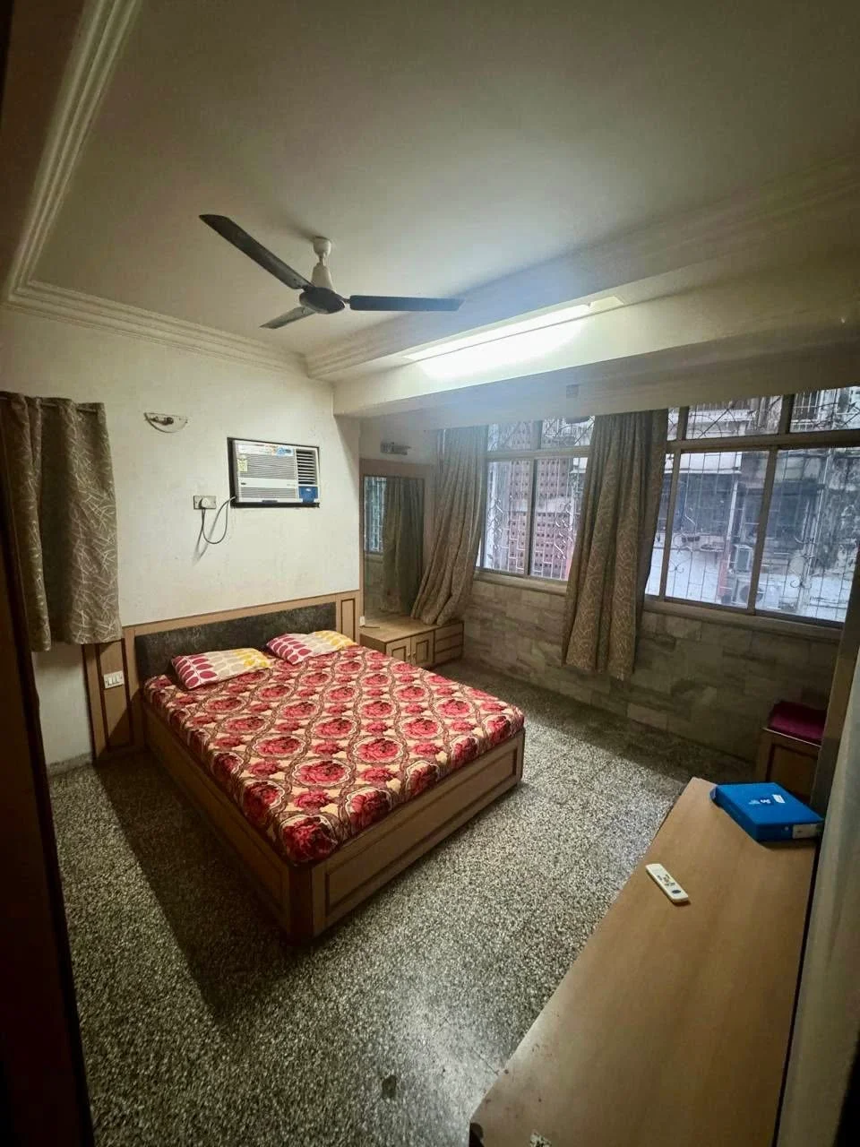 Double Occupancy for Female in 2 BHK Flat for Rent Near jb nagar chakala metro stn