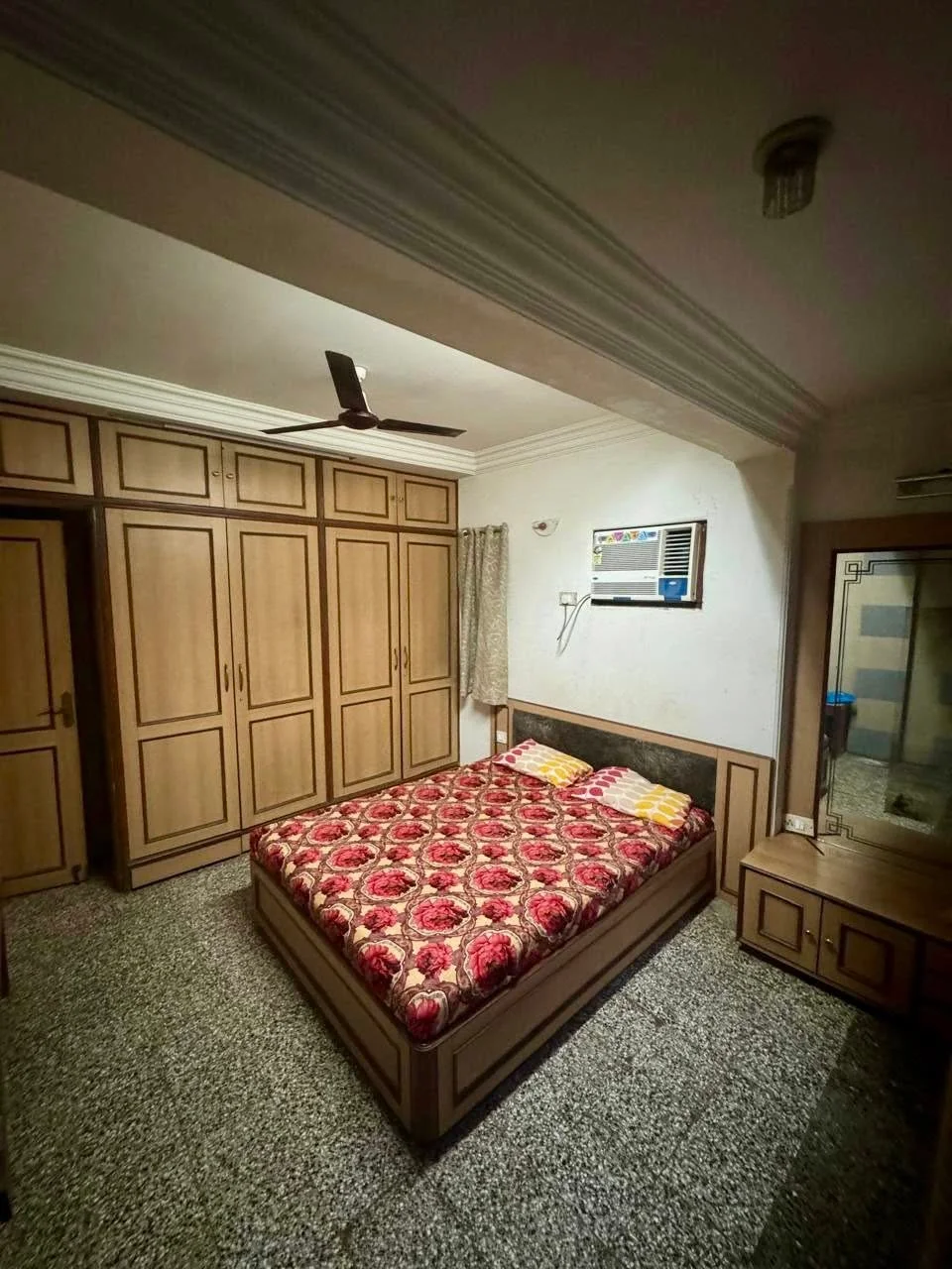 Double Occupancy for Female in 2 BHK Flat for Rent Near jb nagar chakala metro stn