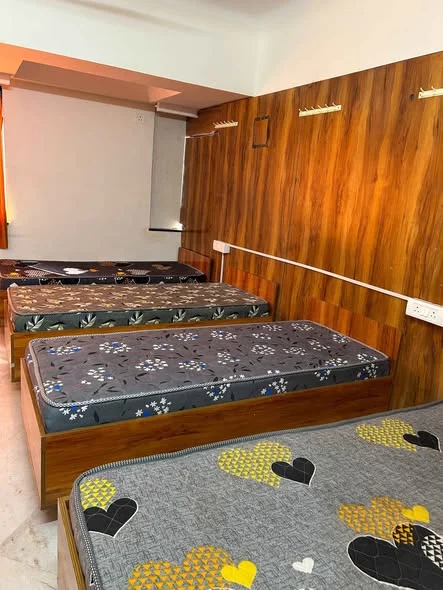 Shared for Male in 8 BHK Independent House for Rent in Uttam Towers Condominium