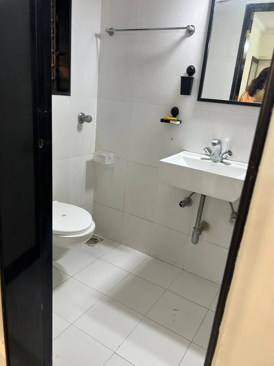 Single Occupancy for Female in 3 BHK Flat for Rent in pawai Vihar