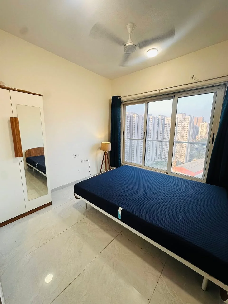 Single Occupancy for Female in 2.5 BHK Flat for Rent in Goregaon West Link Road