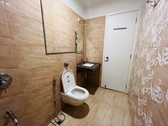 2 BHK Flat for Sale in Amanora Gold Towers