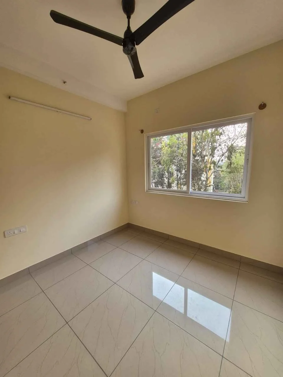 2 BHK Flat for Rent in singasandra near HSR layout