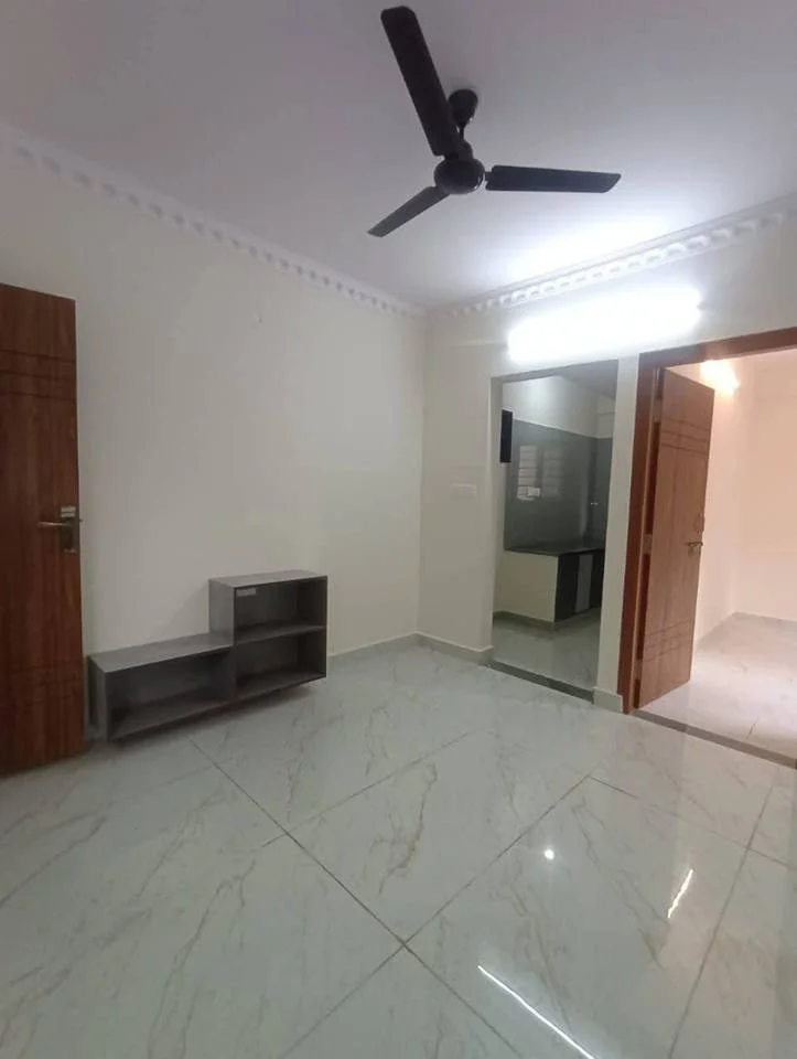1 BHK Flat for Rent in Singasandra Very Near to HSR Layout