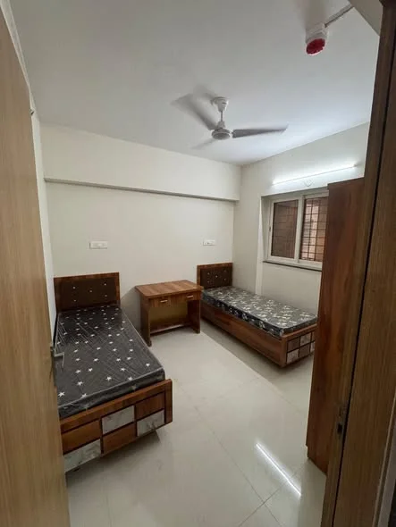 2 BHK Flat for Rent in Magarpatta – Near Amanora Mall