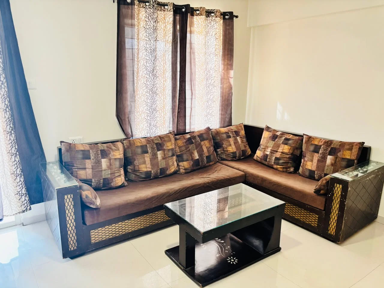 2 BHK Flat for Rent in Dutta Temple Road