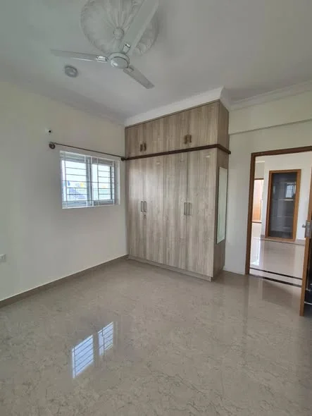 3 BHK Flat for Rent in kudlu gate metro station near hsr layout 2km