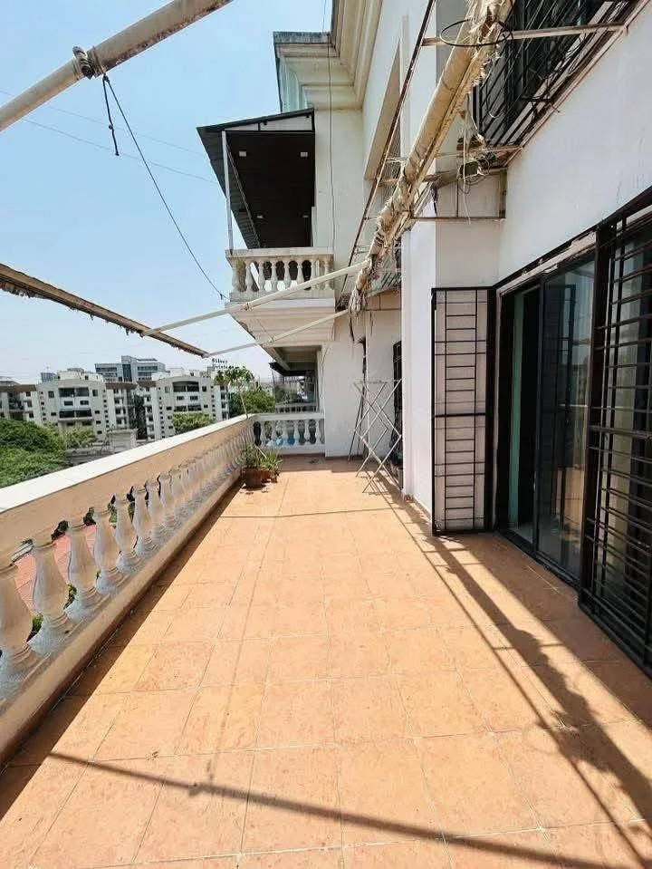 2 BHK Flat for Sale in Salunkhe Vihar main road