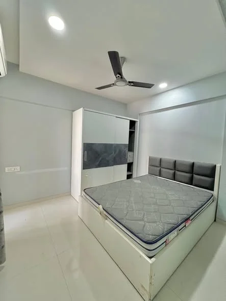 2 BHK Flat for Sale in Leisure Town behind Amanora