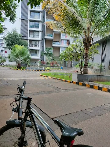 Shared in 3 BHK Flat for Rent in Amanora Park Town