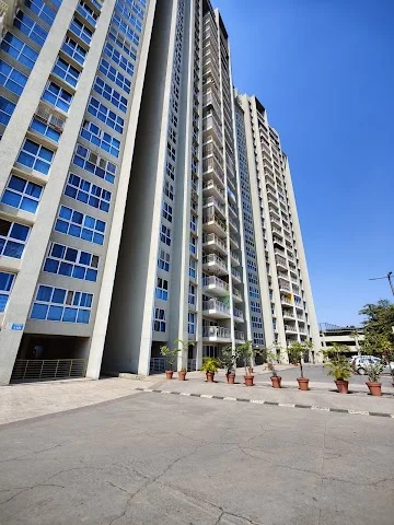 3 BHK Flat for Sale in Amanora Park Town
