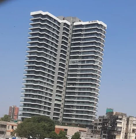 1 BHK Flat for Sale in Bandra West