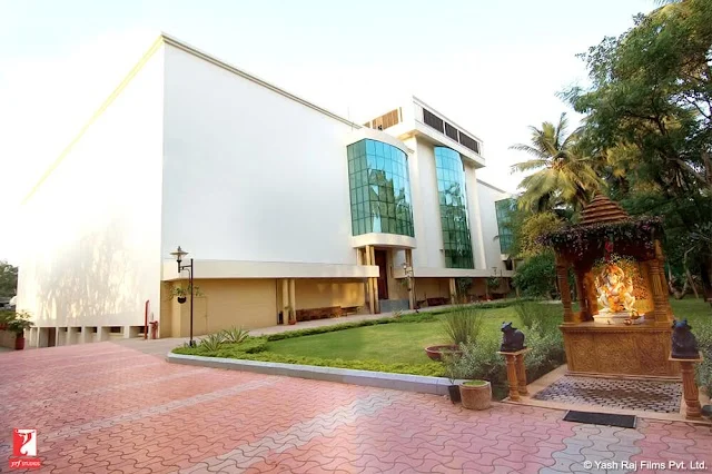 Commercial Space for Sale in Mira Road East