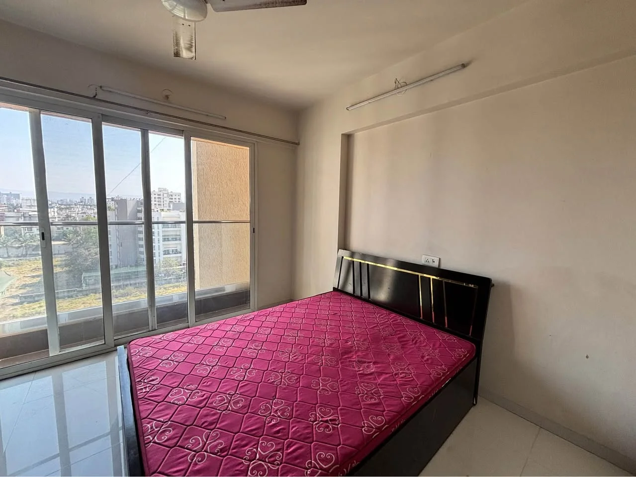 2 BHK Flat for Rent in Behind Amanora
