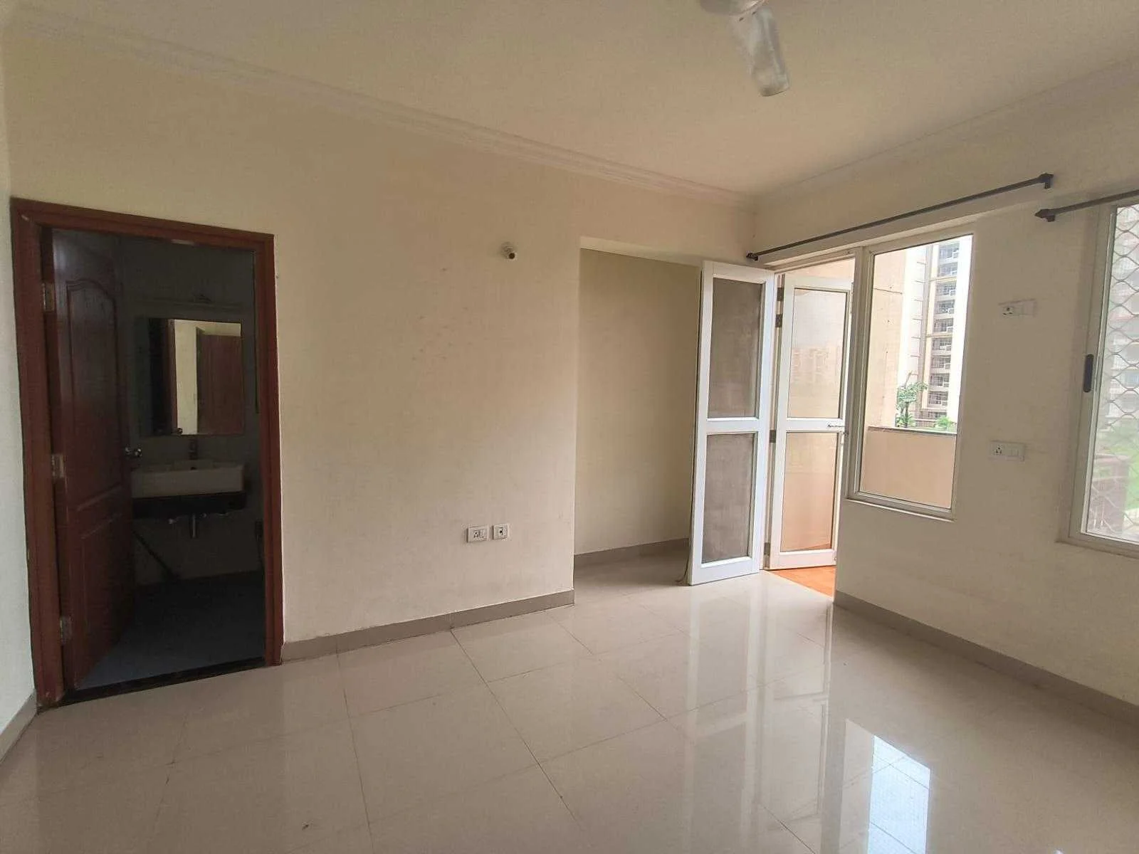 2 BHK Flat for Rent in Vijay Vihar