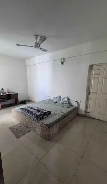 Double Occupancy for Female in 5 BHK Flat for Rent in Thubarahalli