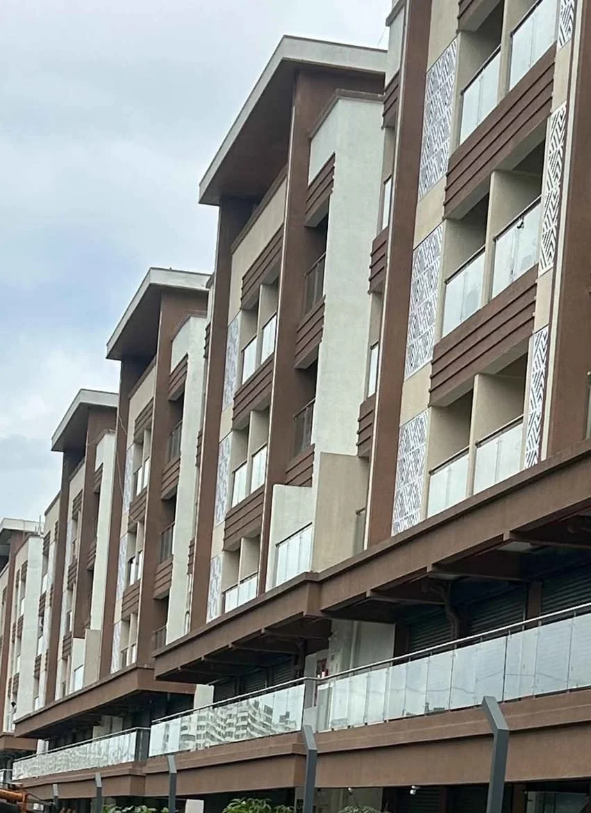 1 BHK Flat for Rent in Located very close to 7 Avenues society