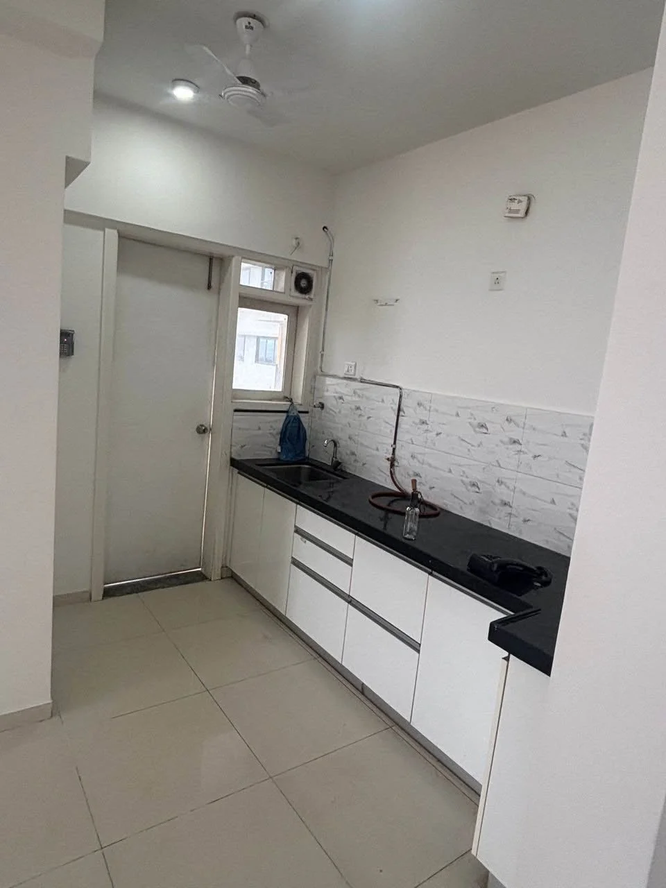 2 BHK Flat for Sale in Behind Amanora Mall