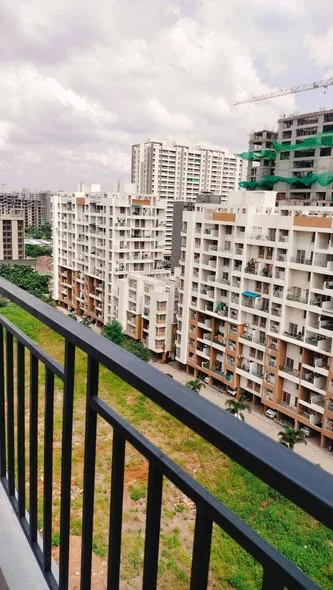 1 BHK Flat for Rent Near amnora & Magar pataa