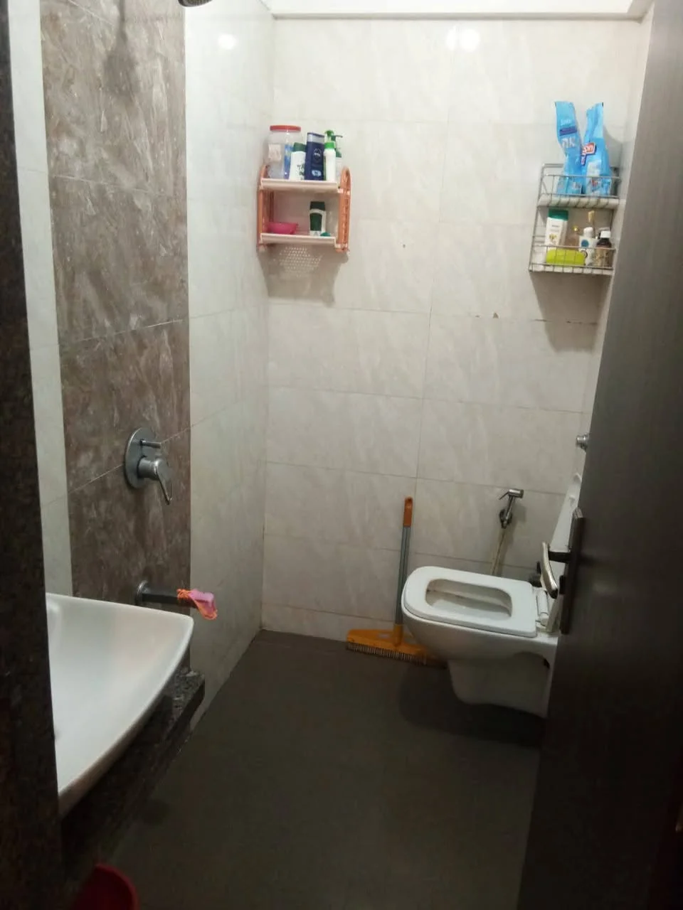 Single Occupancy for Male in 3 BHK Flat for Rent in 4 banglows near telephone exchange premium tower