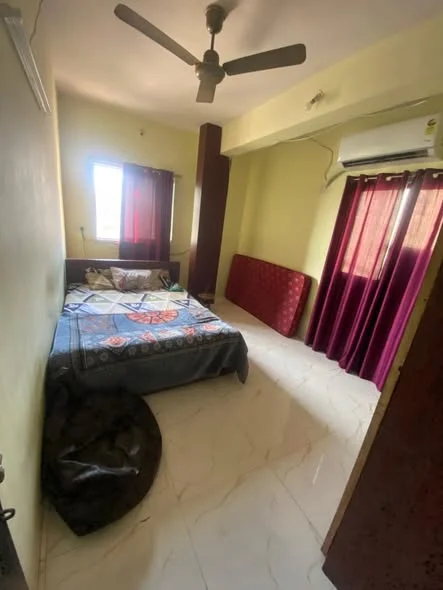 Single Occupancy for Male in 1 BHK Flat for Rent in Versova village road side near massan devi mandir 1 min walking from yaari road depo bus stop