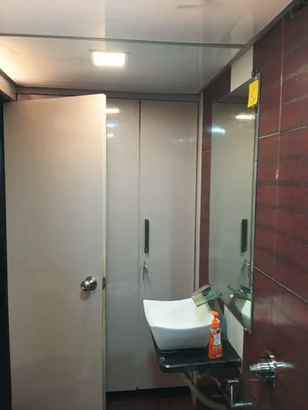 Single Occupancy for Male in 2.5 BHK Flat for Rent in Vile Parle East