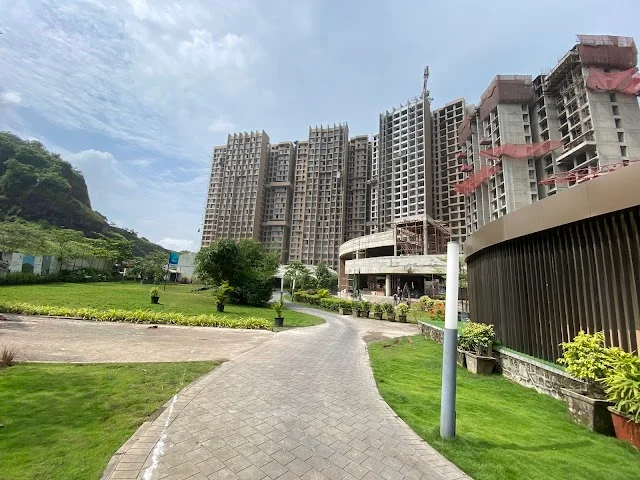 2 BHK Flat for Rent in Kanakia Silicon Valley Powai