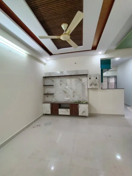 2 BHK Flat for Rent in kudlu gate metro station near hsr layout 2km