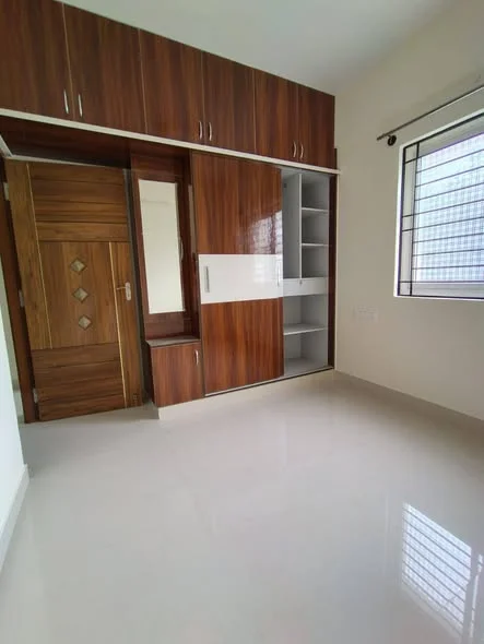 2 BHK Flat for Rent in kudlu gate metro station near hsr layout 2km