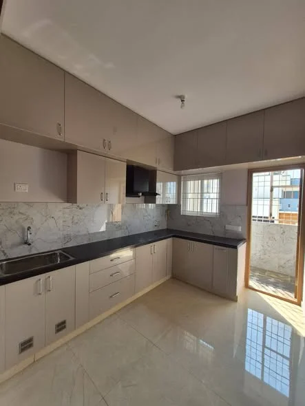 2 BHK Flat for Rent in kudlu gate metro station near hsr layout 2km