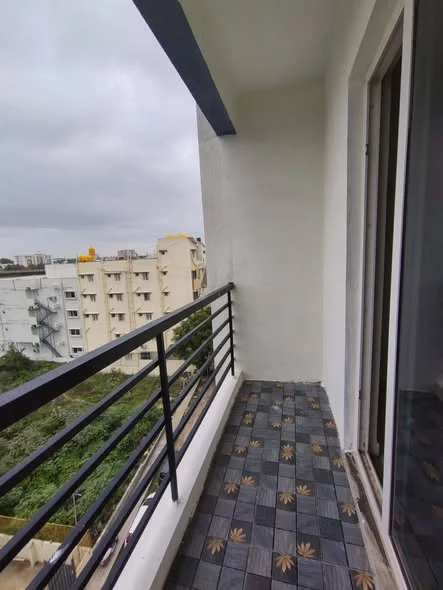 2 BHK Flat for Rent in kudlu gate metro station near hsr layout