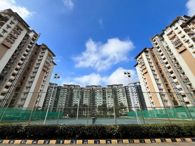 Single Occupancy for Female in 4 BHK Flat for Rent in G22