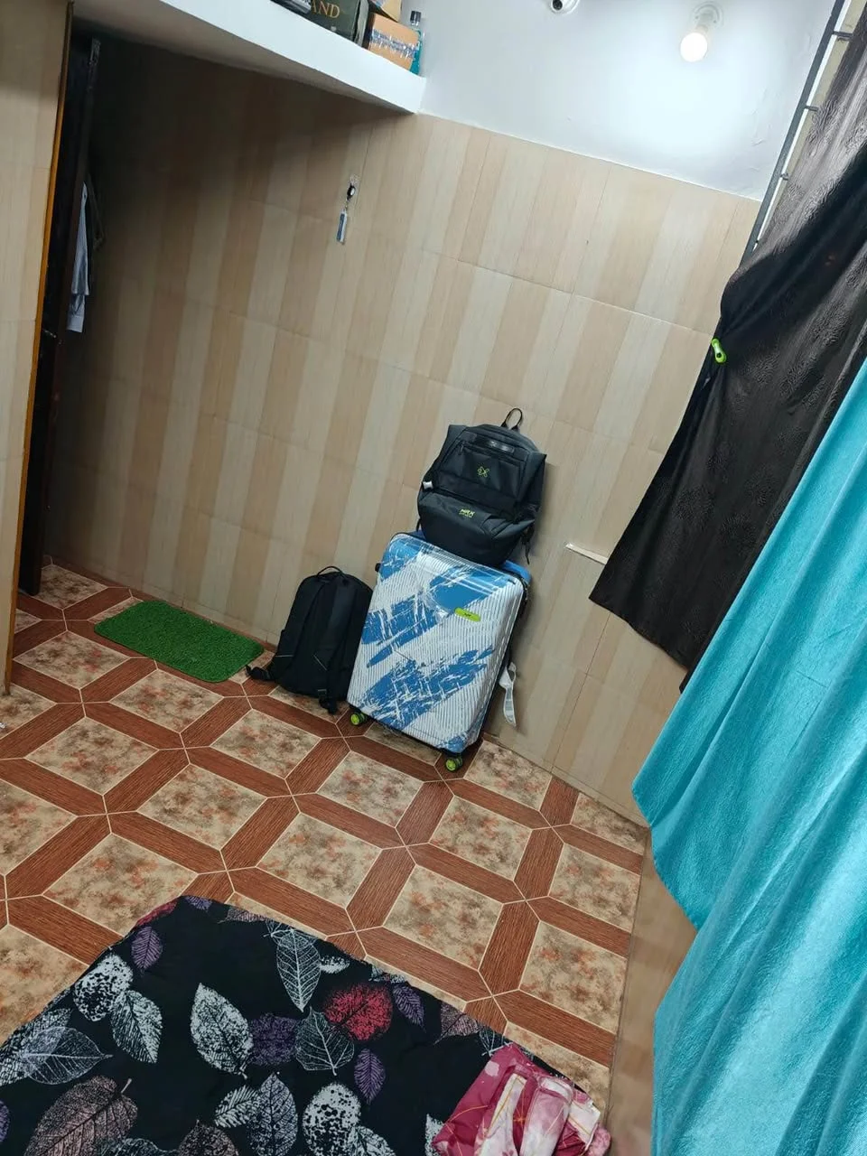 Single Occupancy for Male in 3 BHK Flat for Rent in KR Puram Near Metro Station & Bus Stop