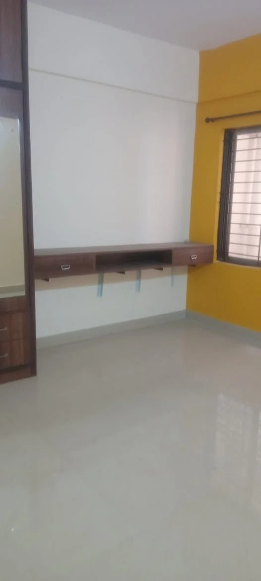 3 BHK Flat for Rent in Ombr layout