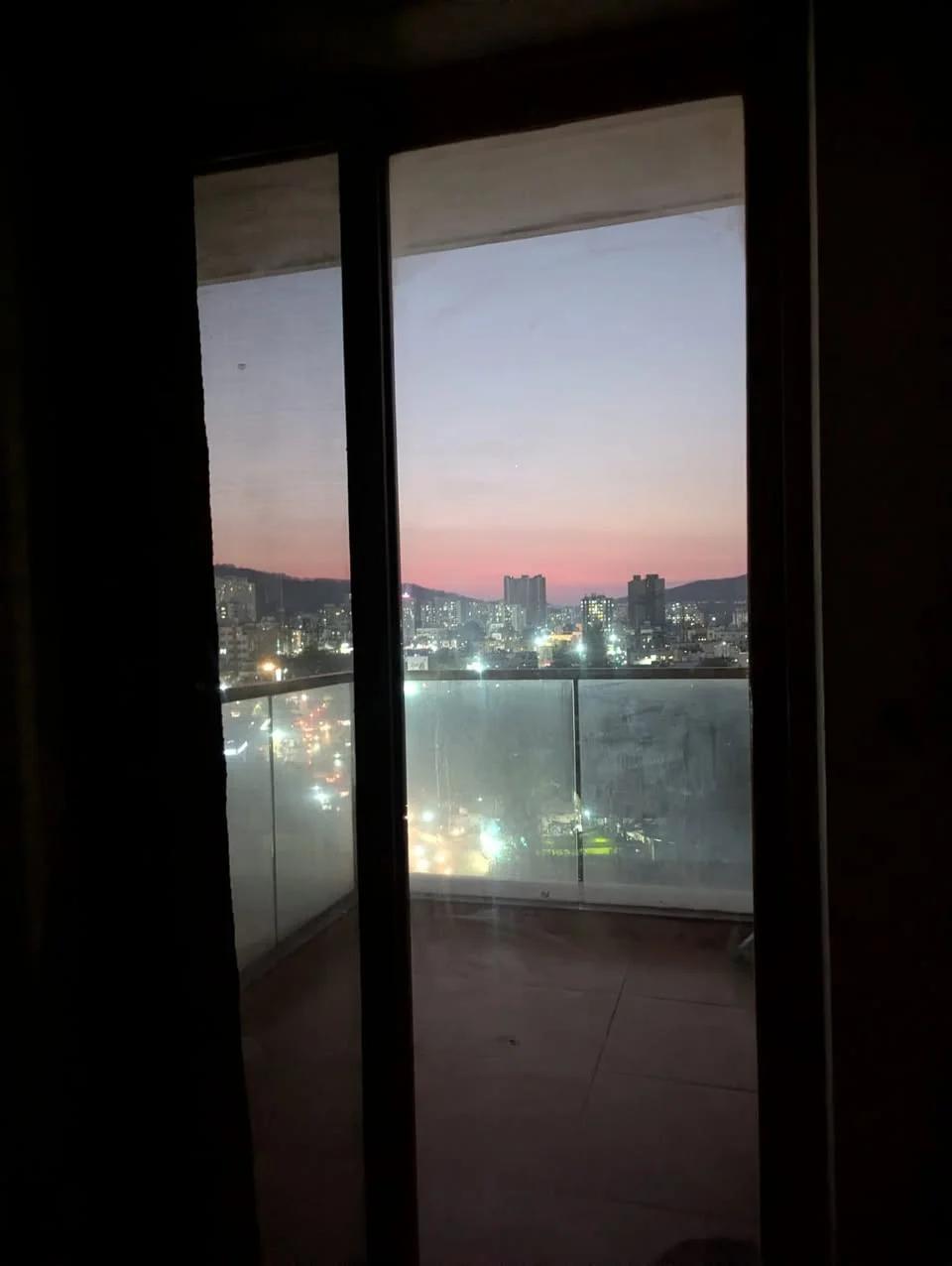 Single Occupancy for Female in 3 BHK Flat for Rent in Kohinoor Falcon