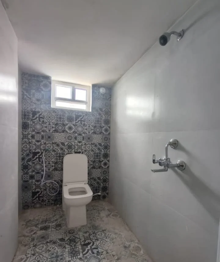 2 BHK Flat for Sale in Ameenpur