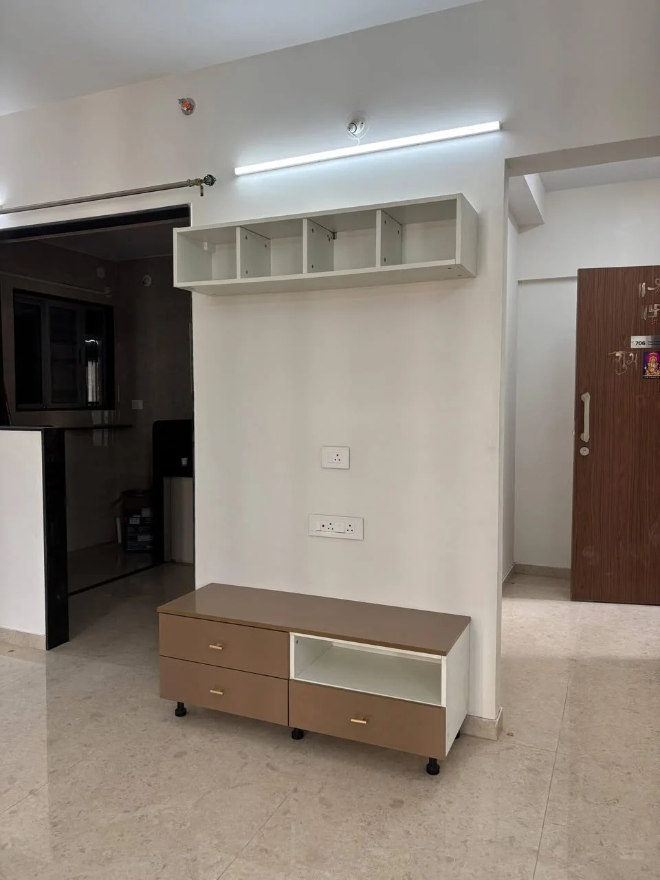 Single Occupancy in 1 BHK Flat for Rent in Phoenix Mall of the Millennium