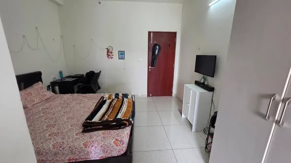 Single Occupancy for Male in 4 BHK Flat for Rent in Financial District