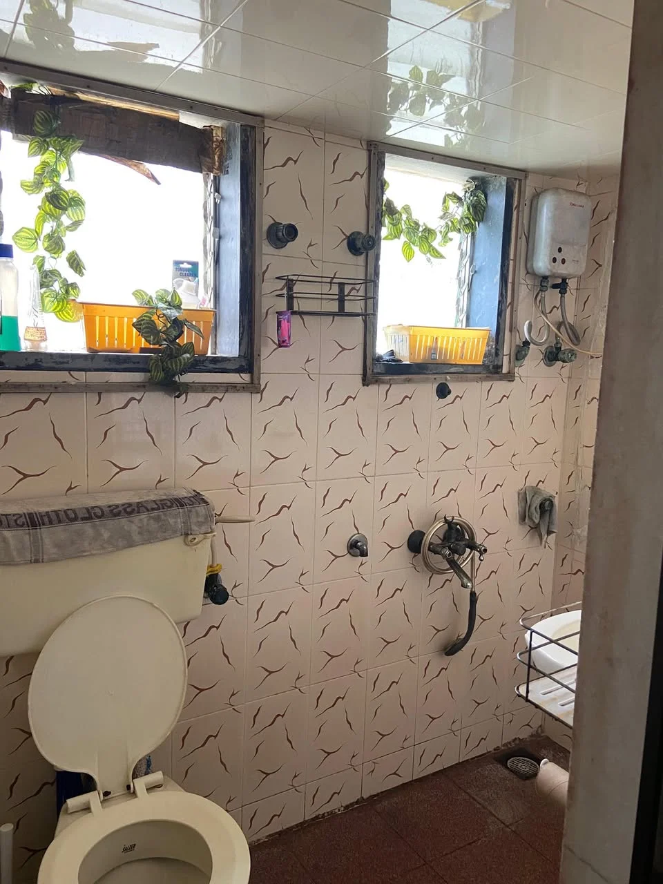 Single Occupancy for Female in 1 BHK Flat for Rent in Malad West in Evershine Nagar