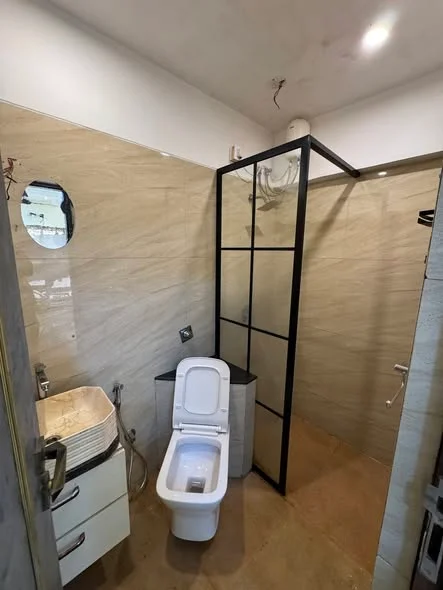 Double Occupancy for Male in 2 BHK Flat for Rent Near Andheri West Railway Station