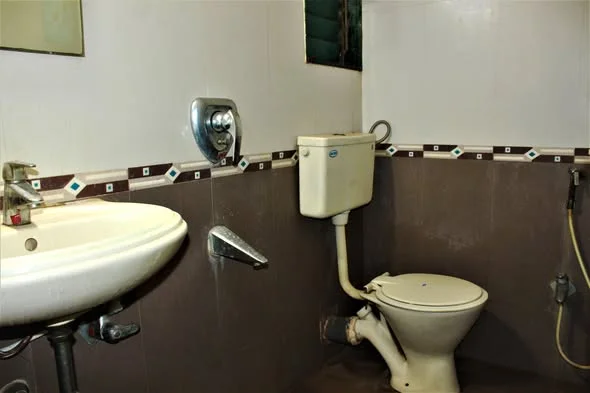 Double Occupancy for Male in 1 BHK Flat for Rent in Chembur